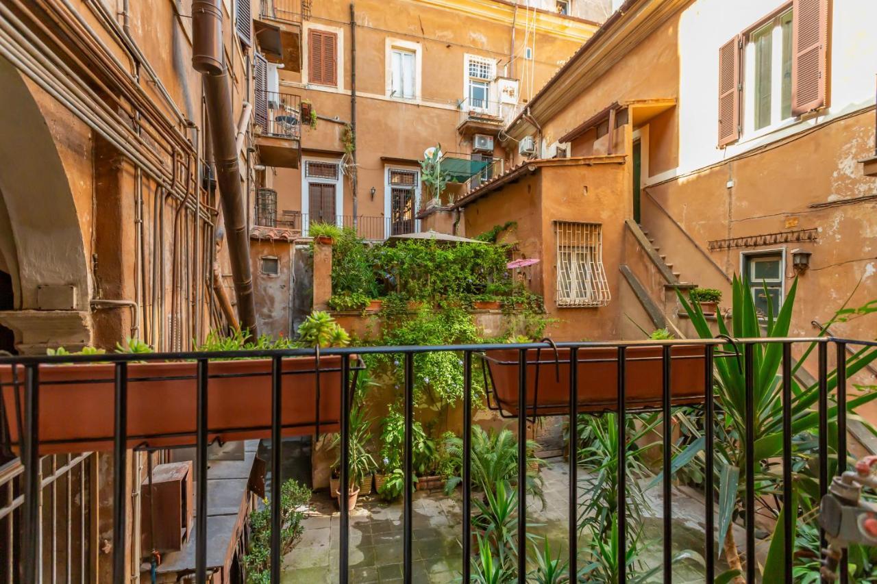 Al Cortile Del Moro Lägenhet Rom Exteriör bild