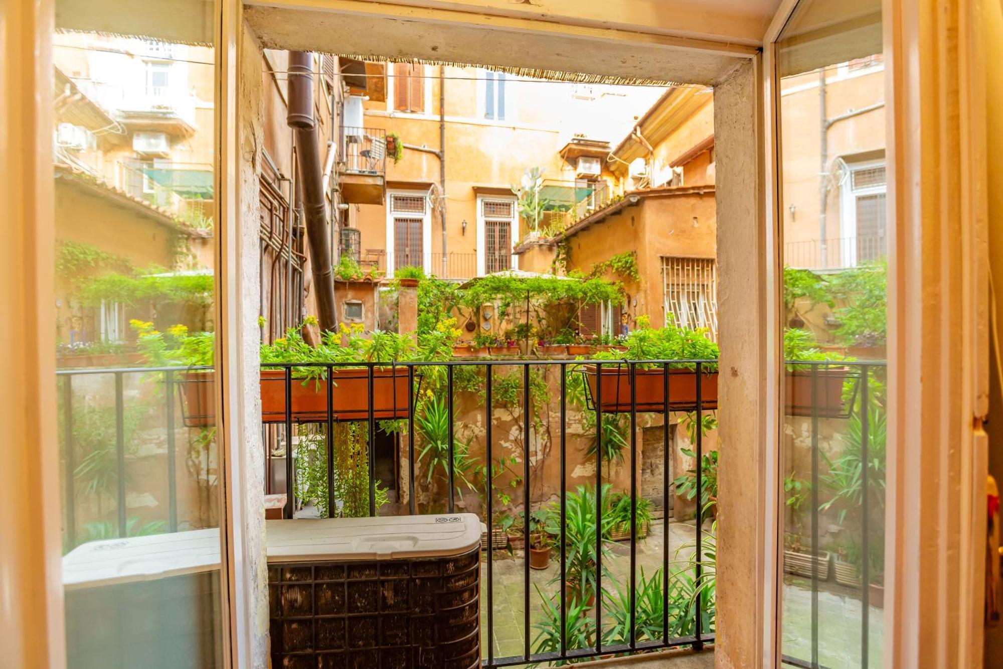 Al Cortile Del Moro Lägenhet Rom Exteriör bild